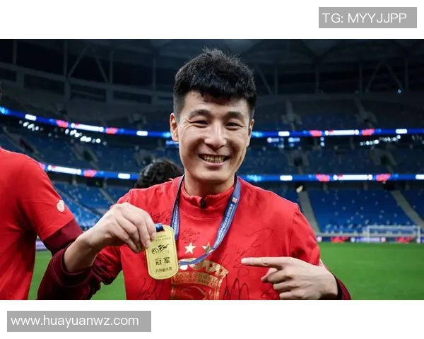 戴眼镜踢足球的球星们 展现非凡技艺与独特魅力