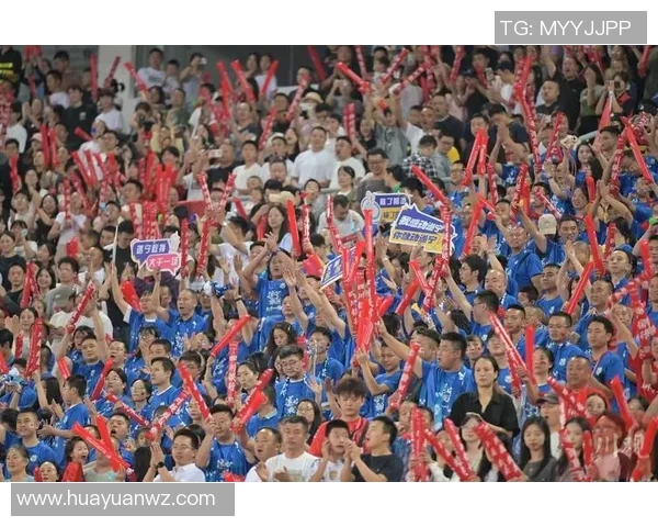 足球退役球星签字纪念活动揭幕 吸引众多球迷热情参与共同回顾传奇时刻