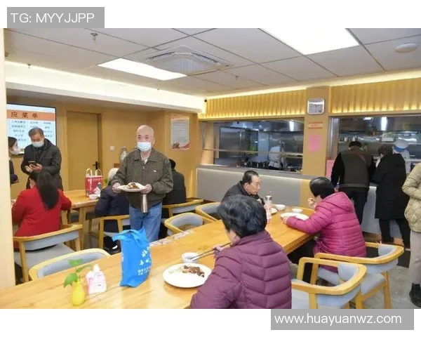 足球球星食堂揭秘:明星球员的营养餐单与饮食习惯分析 足球球星食堂揭秘:明星球员的营养餐单与饮食习惯分析